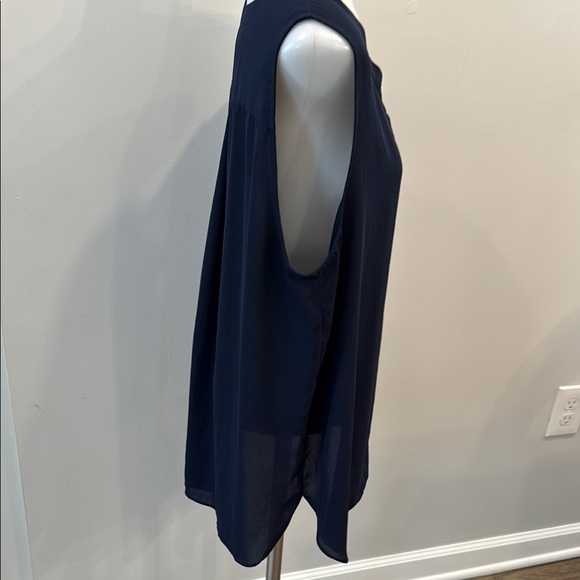 Violet + Claire XL Navy Sheer Sleeveless V-Neck Women's Top - Picture 5 of 8